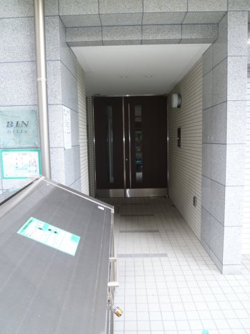 エントランス　建物の内部です