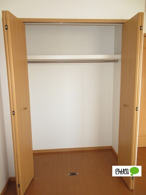 収納　洋室クローゼット