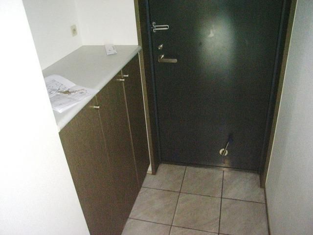 玄関　タウンハウジング調布店まで♪