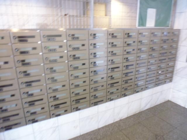 エントランス　タウンハウジング調布店まで♪