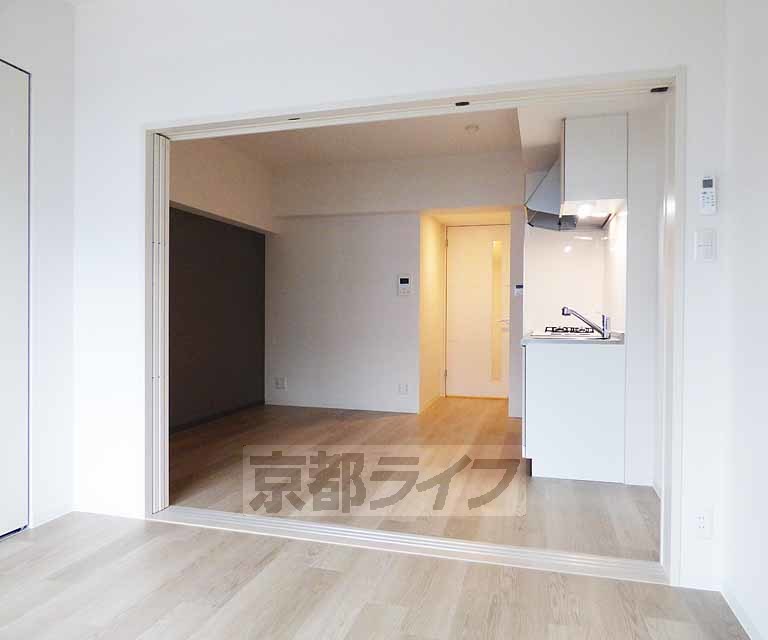 居室・リビング　広々とした室内です。