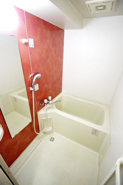 バス・シャワールーム　おしゃれなバスルーム＊号室によってカラー配色違います