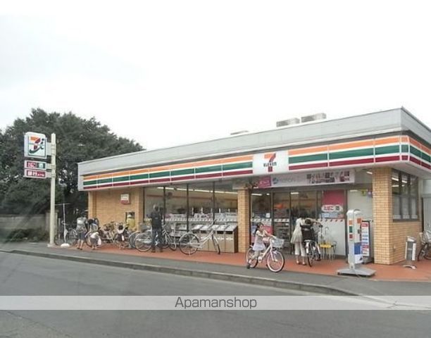 コンビニ　セブンイレブン（コンビニ）まで384m