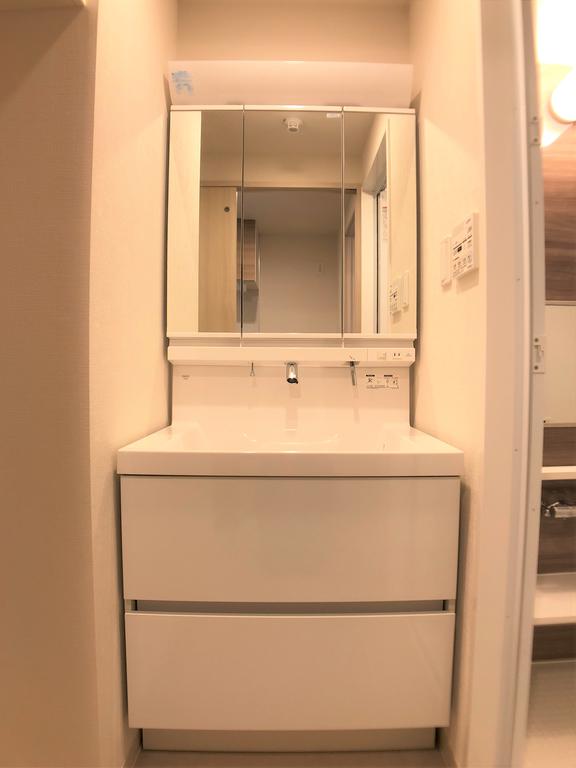 洗面設備　※別部屋の参考写真です。