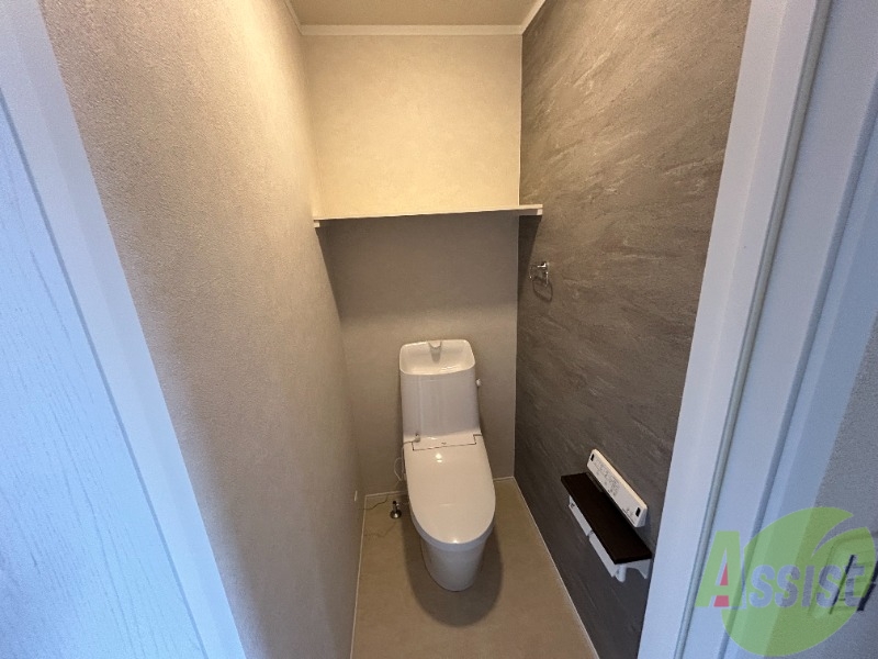 トイレ　嬉しいウォシュレット機能付きです。シャワートイレは便利ですね