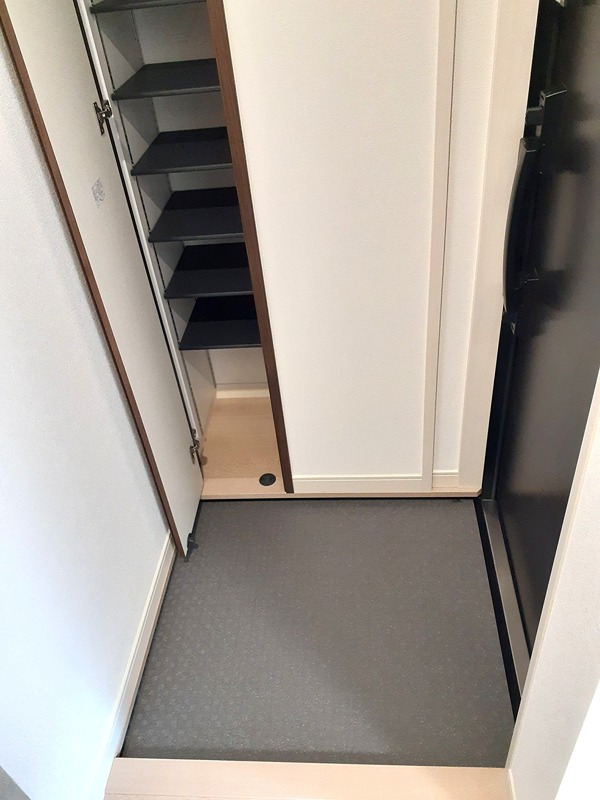 玄関　弊社は都内全域の物件をご紹介可能です！