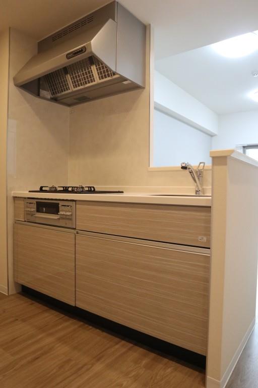 キッチン　人気のカウンターキッチン、サイズ＝1650