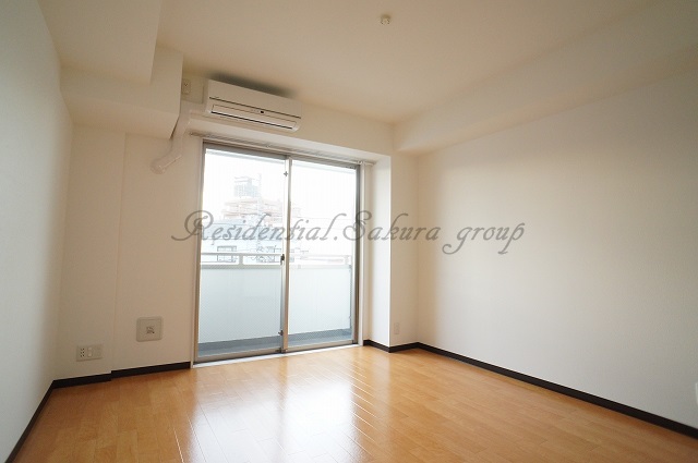 居室・リビング　使いやすい形の為、レイアウトを楽しめます♪