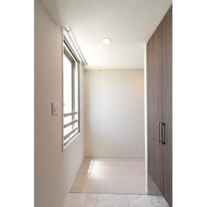 玄関　※別部屋の参考写真です。