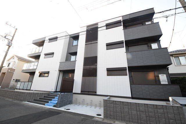 建物外観　オートロック完備