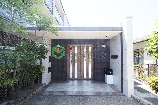 エントランス　建物の内部です