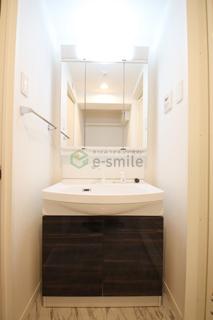 洗面設備　独立洗面台で身支度をすべて済ませてしまいましょう