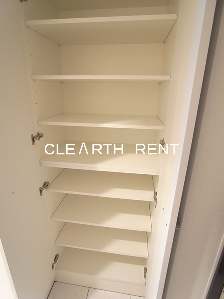 玄関　玄関シューズボックス