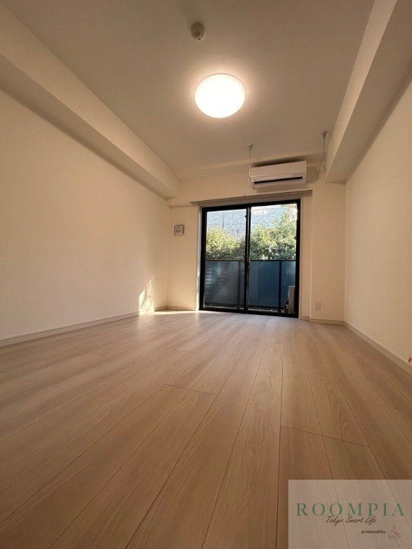 居室・リビング　※同タイプの別のお部屋です。