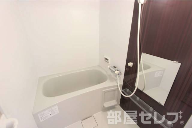 バス・シャワールーム　※３０２号室の写真を流用しています。