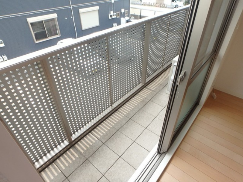 バルコニー　図面と現状に相違がある場合には現状を優先