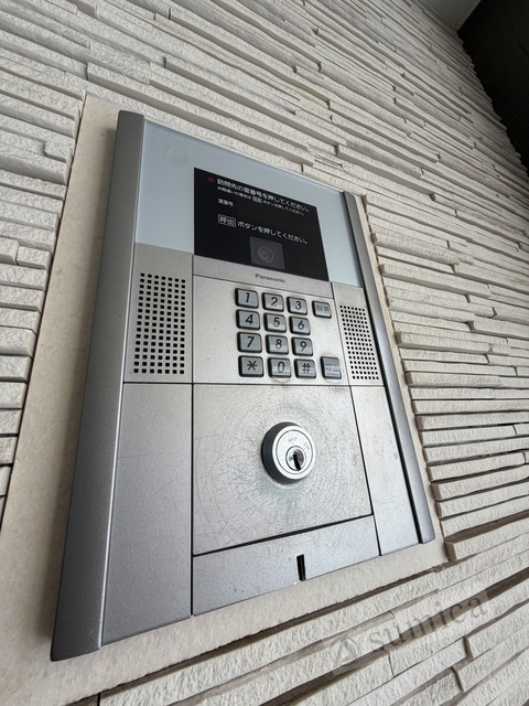 エントランス　オートロックで部外者はシャットアウト♪♪