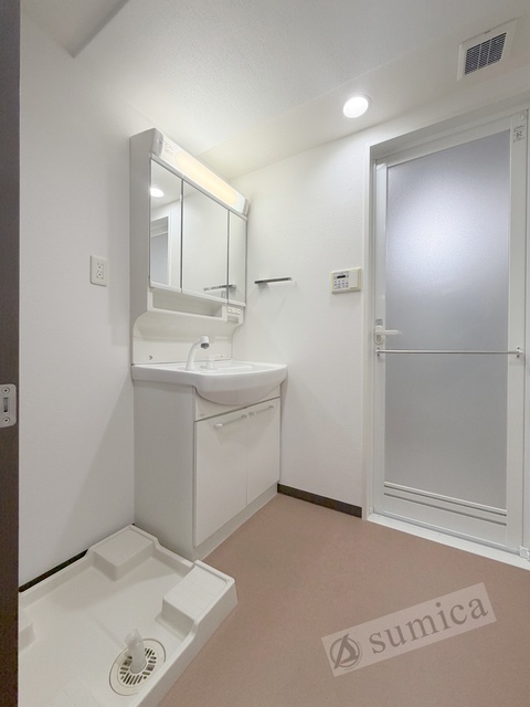 洗面設備　洗面脱衣所付き！独立洗面台が便利です♪♪