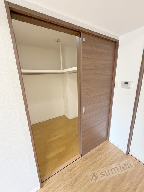 収納　たっぷりと収納できるウォークインクローゼット♪♪
