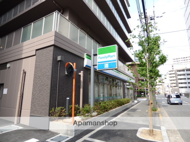 コンビニ　ファミリーマート（コンビニ）まで110m