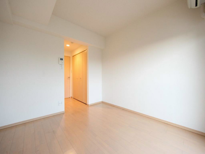 居室・リビング　洋室7.8帖　クローゼット付（収納充実してます）