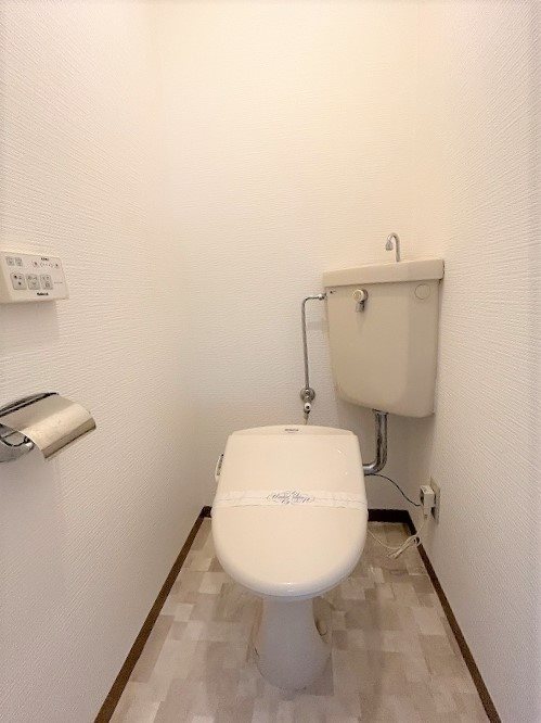 トイレ　居住中の為別部屋写真使用