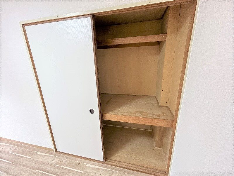 収納　居住中の為別部屋写真使用