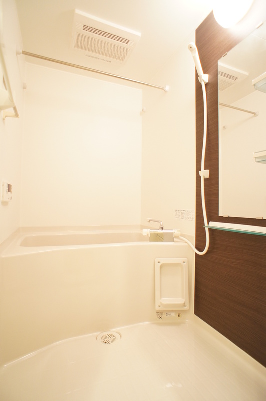 バス・シャワールーム　浴室乾燥機付き♪