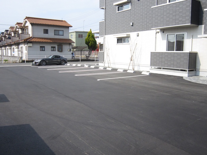 駐車場　駐車場に車を止められます