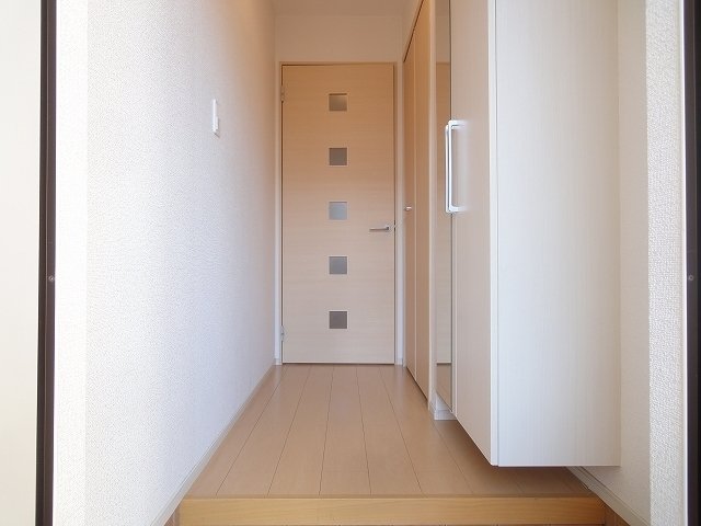 玄関　収納もある玄関です