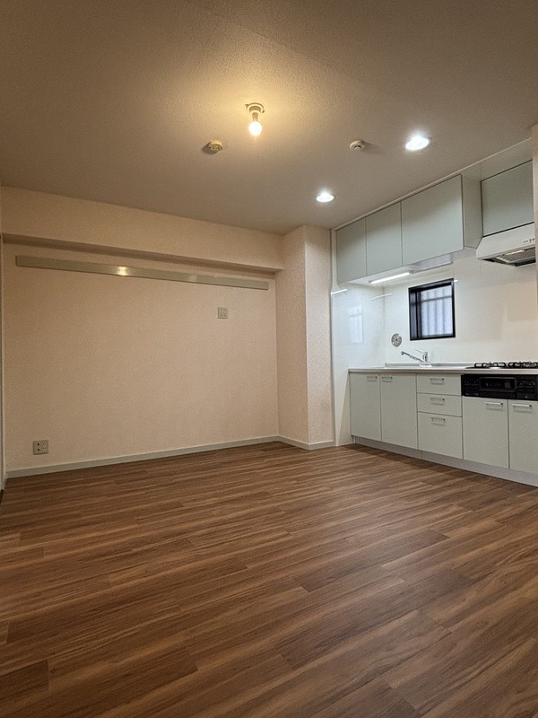 居室・リビング　９．７畳のリビングダイニングです♪