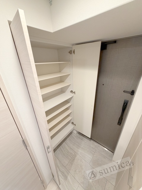 玄関　たくさんの靴を収納可能です♪♪