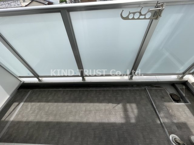 バルコニー　開放的で明るい空間を演出してくれるバルコニーです