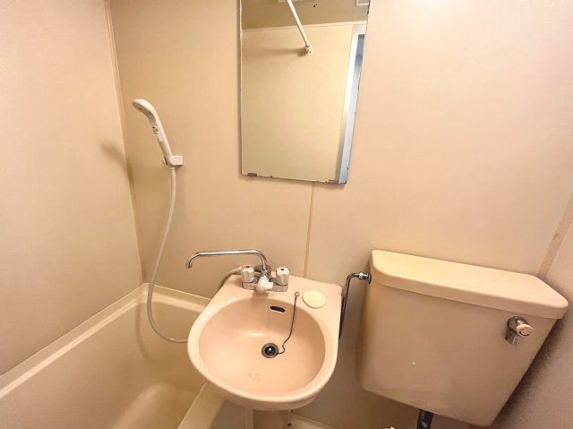 洗面設備　参考写真（別号室）