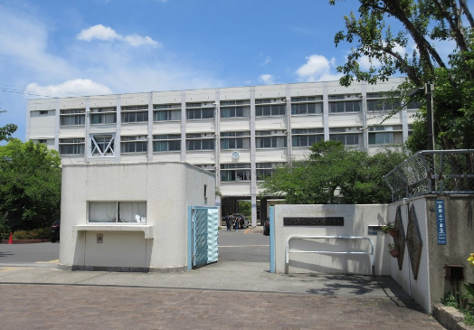 高校・高専　大阪府立門真西高等学校（高校・高専）まで918m