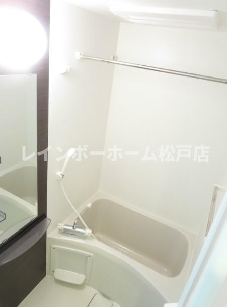 バス・シャワールーム　お風呂で日々の疲れを落としましょう