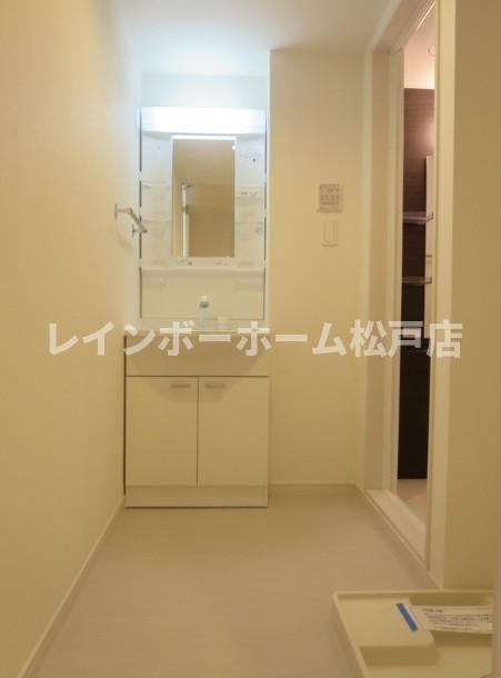 洗面設備　広い洗面スペース