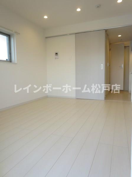 その他部屋・スペース　落ち着いて過ごせるお部屋なので、寝室にいかがでしょうか