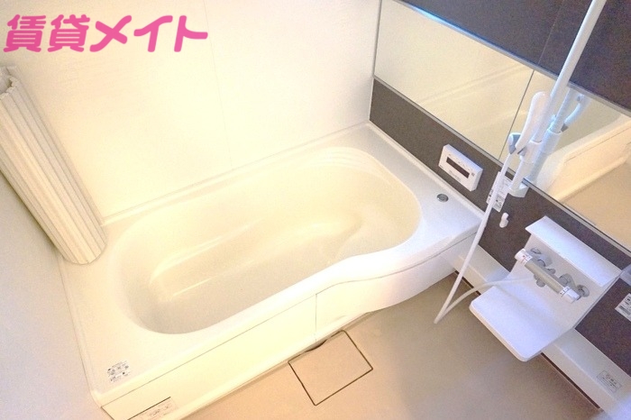 バス・シャワールーム　同型反転タイプ