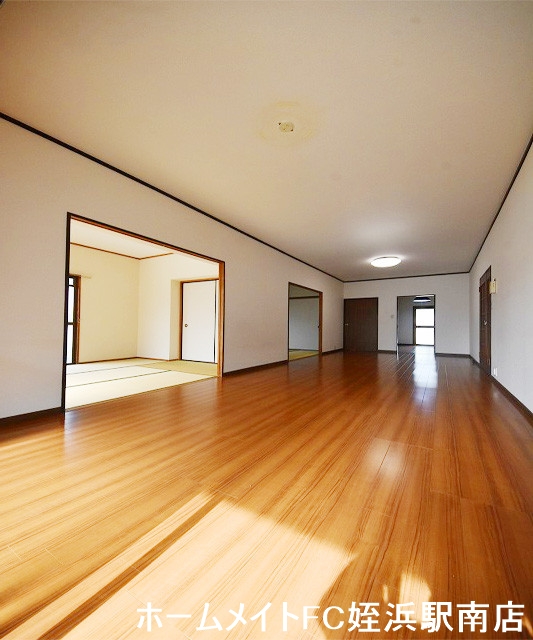 居室・リビング　★なんと21帖のLDK！！★参考写真