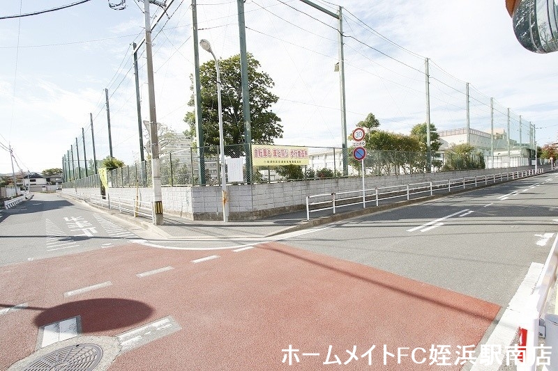 小学校　小田部小学校（小学校）まで198m