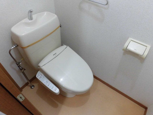 トイレ　温水洗浄便座