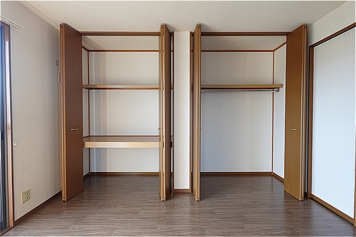 居室・リビング　南洋室・収納