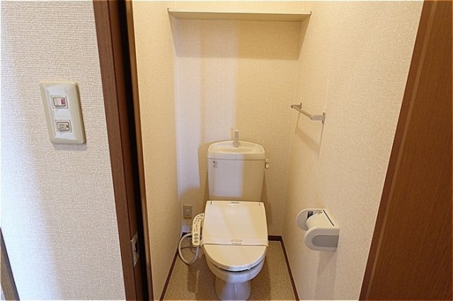 トイレ　温水洗浄暖房便座