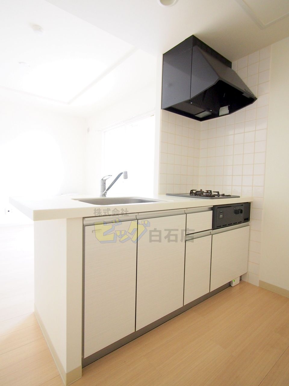 キッチン　人気の対面式システムキッチンです♪