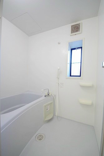 バス・シャワールーム　バス・トイレ別※反転室内