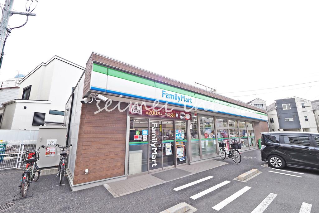 コンビニ　ファミリーマート板橋大谷口店（コンビニ）まで378m
