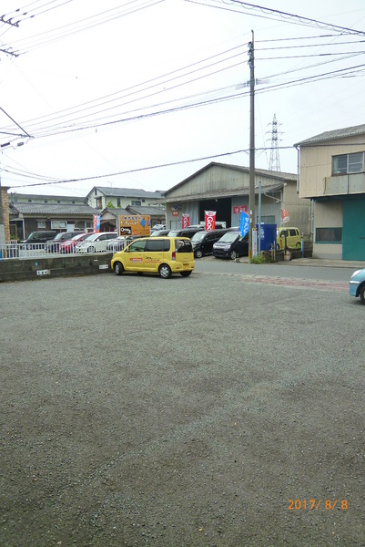 駐車場　駐車場があるので、車を買う予定の方も安心です