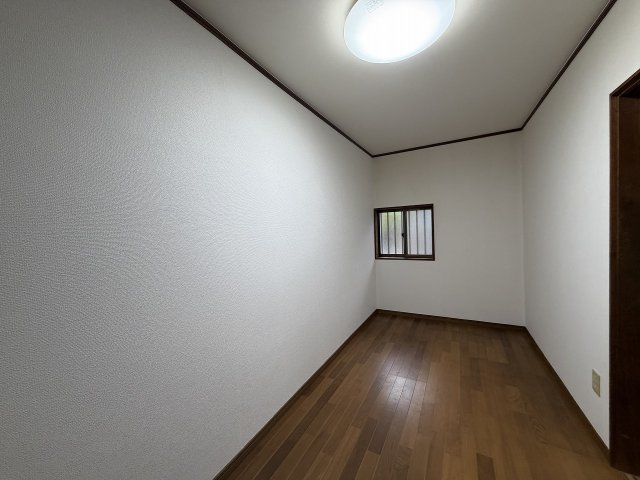 その他部屋・スペース　広くて明るい寝室