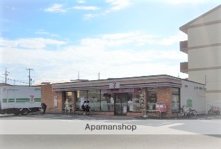 コンビニ　セブンイレブン（コンビニ）まで599m